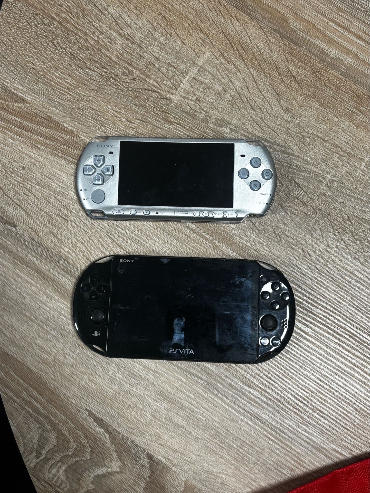 PSP Vita, PSP 2000, Nintendo DS (all work)