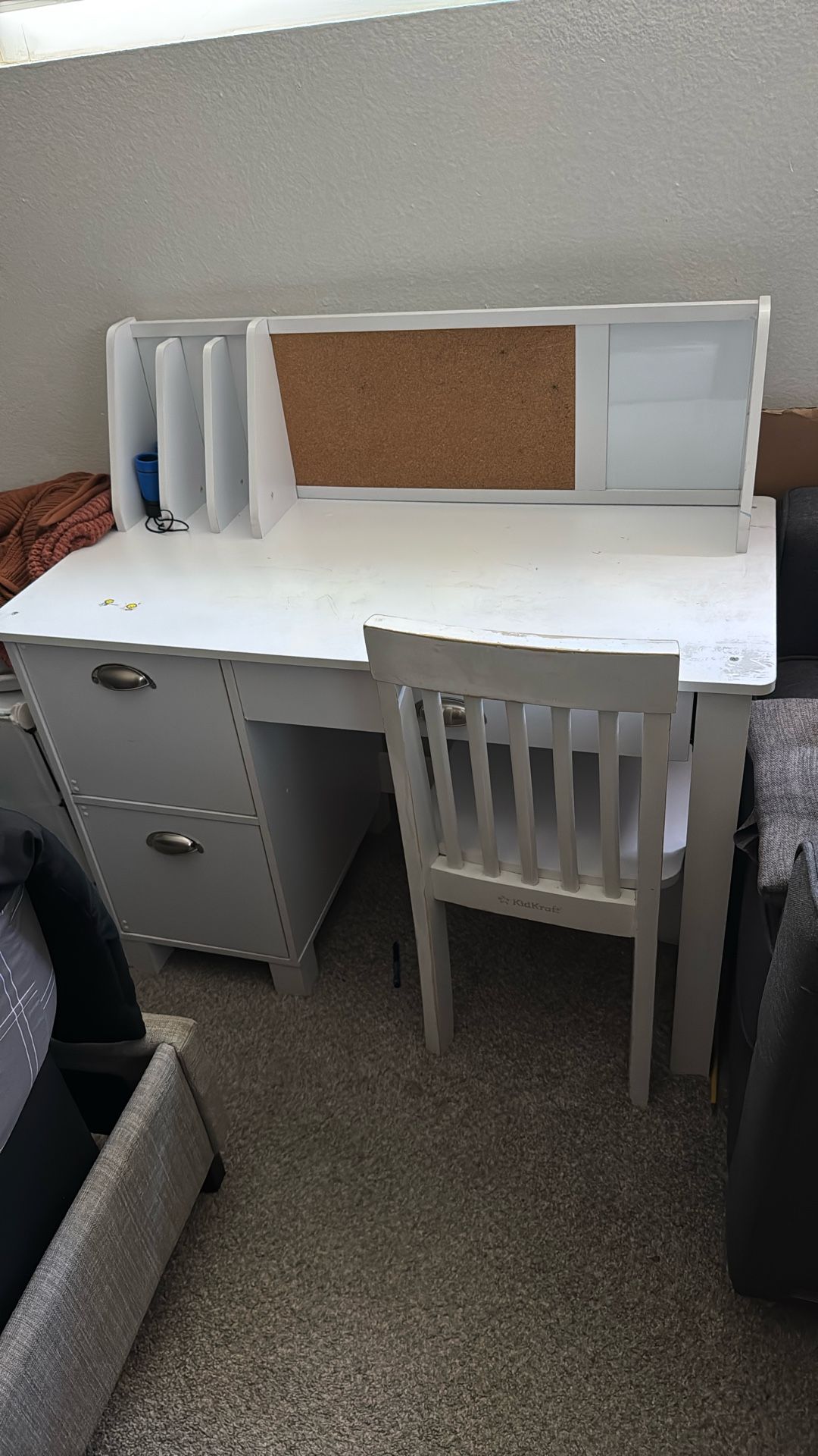 Kidkraft desk