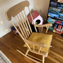 Wood Rocking Chair 