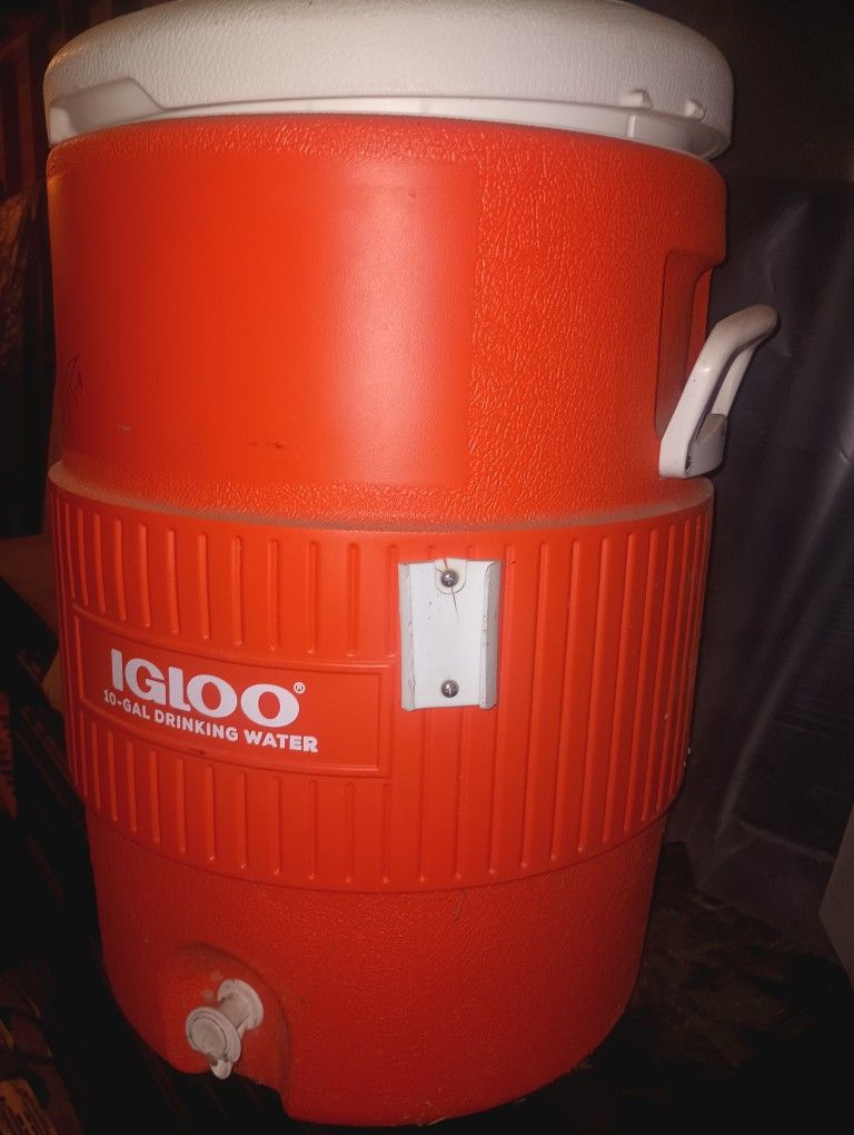Igloo Water Cooler