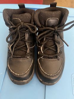 Boys Nike Manoa Black Leather Boots Size 9C