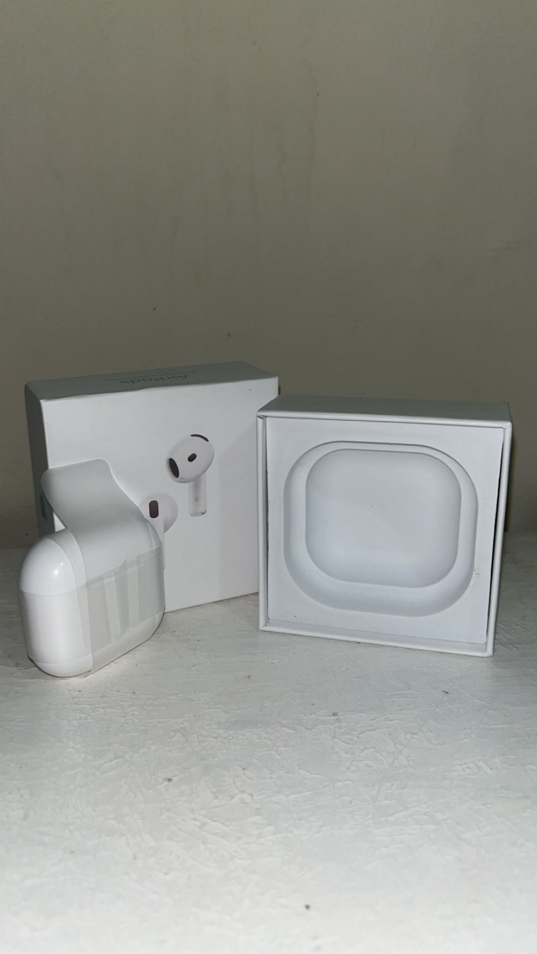 AirPod 4s