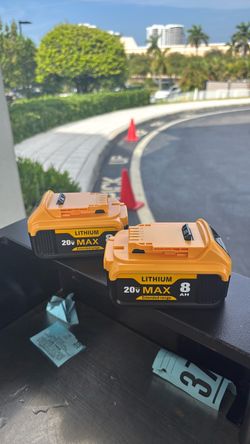 DeWalt 20V MAX 8Ah Lithium Battery Pack x1