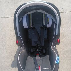 Graco Baby Seat (FREE)