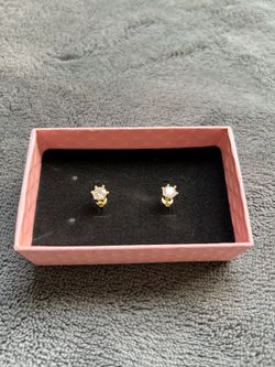 VVS1  .5 CT Moissanite Stud Earrings ✨