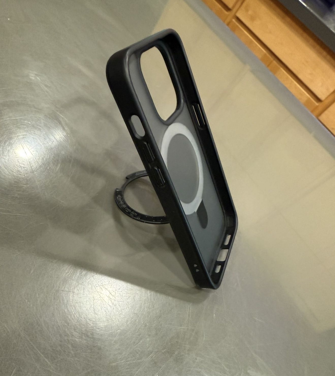 iPhone 14 Pro Case With Kickstand 