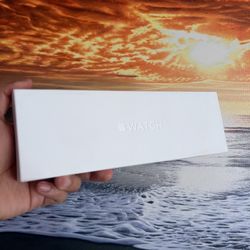 Rose Gold Apple Watch Series 10 Brand New Sealed 42mm 