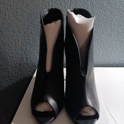 45 Ladies Black Boots