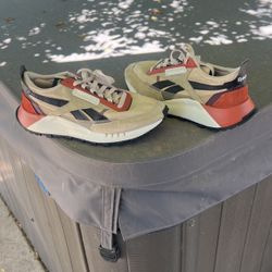 Reeboks 9.5