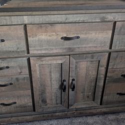 Chest Of Drawer 