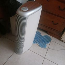 NEW LARG BROOKSTONE AIR PURIFIER PAID 199 SELL 38 FIRM