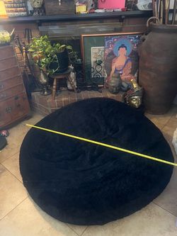Ultimate Dog Bed a Giant 6ft Faux Fur Bean Bag Chair with Extra Cover - Like New!