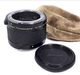 Nikon Teleconverter TC-201 2x Lens w/ Nikon Cap & Bag