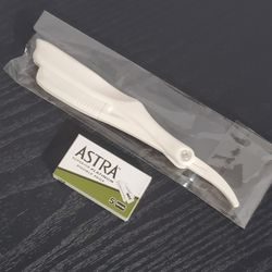 New Featherweight Straight Razor With Blades