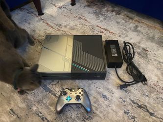 Xbox One 1TB Halo 5 Ed. & Controller