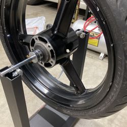 Suzuki GSXR 600 750 Front Wheel Rim 