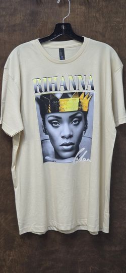 RIHANNA ICONIC T SHIRT