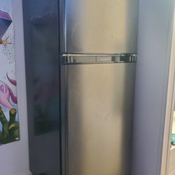 Minifridge And Freezer