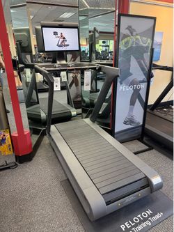 🔥Peloton Tread – Premium Connected Fitness at Home 🔥