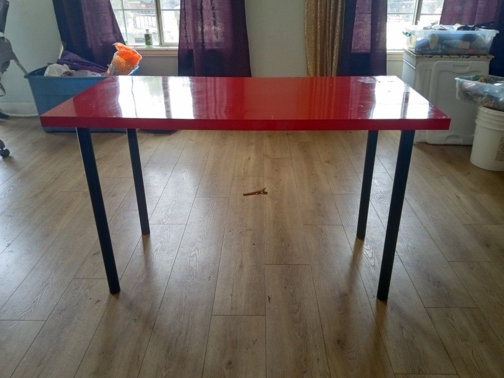 desk / table