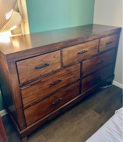 *Free*Beautiful Solid Wood Dresser