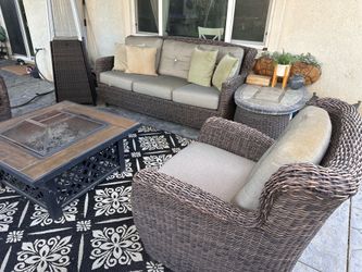 Wicker Patio furniture 7 pieces