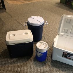 Picnic equipment equipment everything $25Just the big one we paid 25 everything for 25￼
