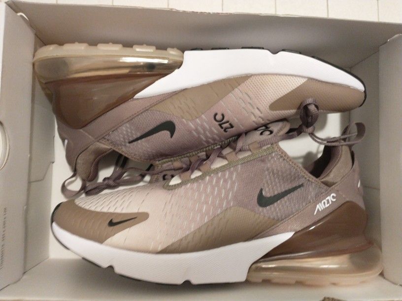 New Nike Air Max 270 Men Size 12 