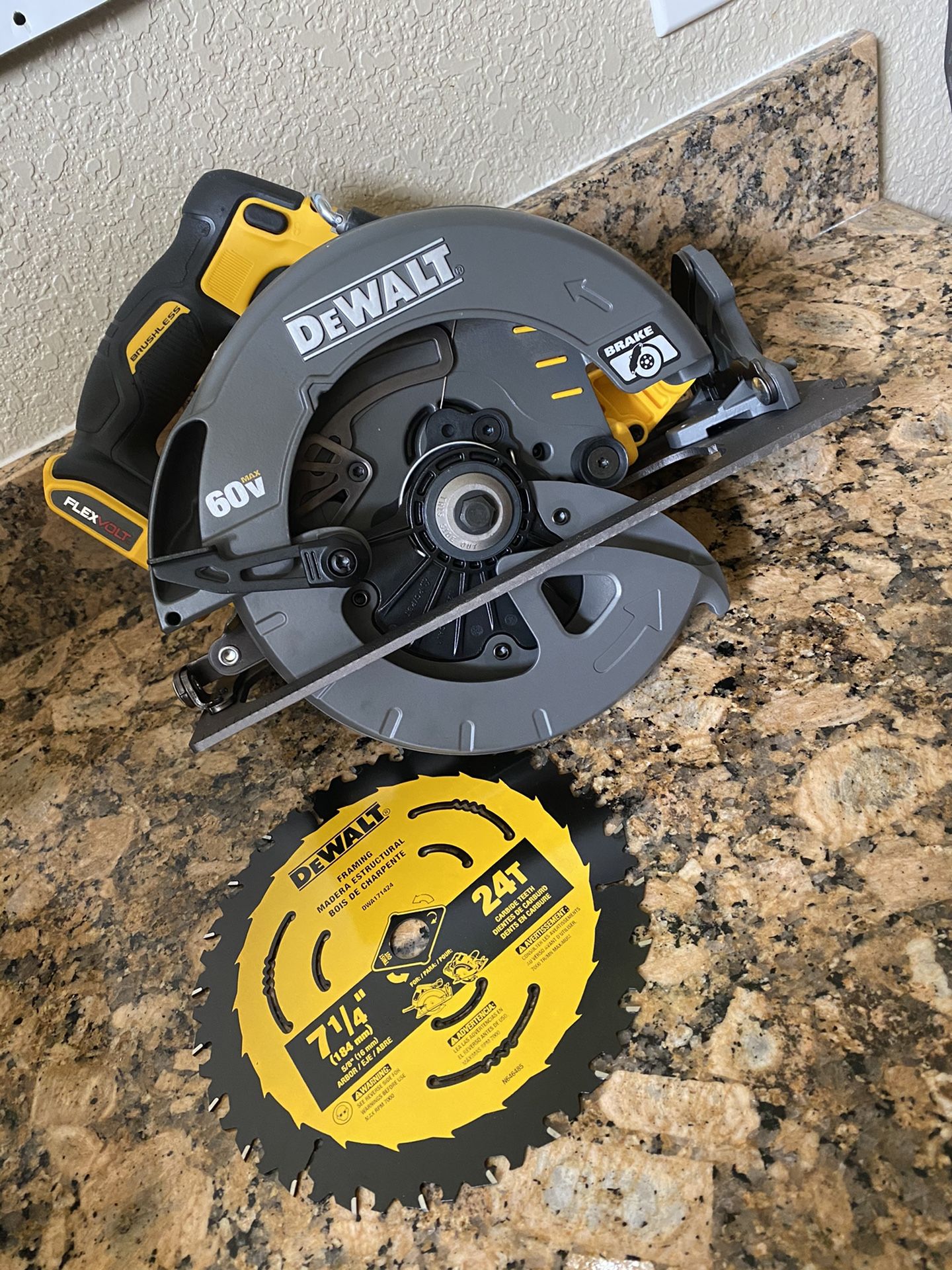 Dewalt Flexvolt Saw