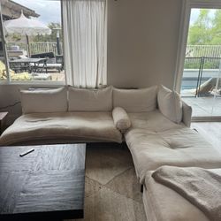 Large Dovetail Living Room Sofa - White