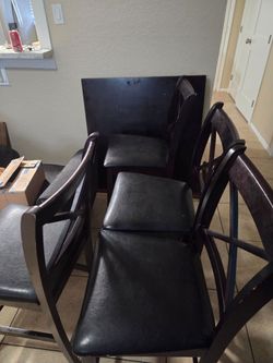 Dining table and 4 chairs