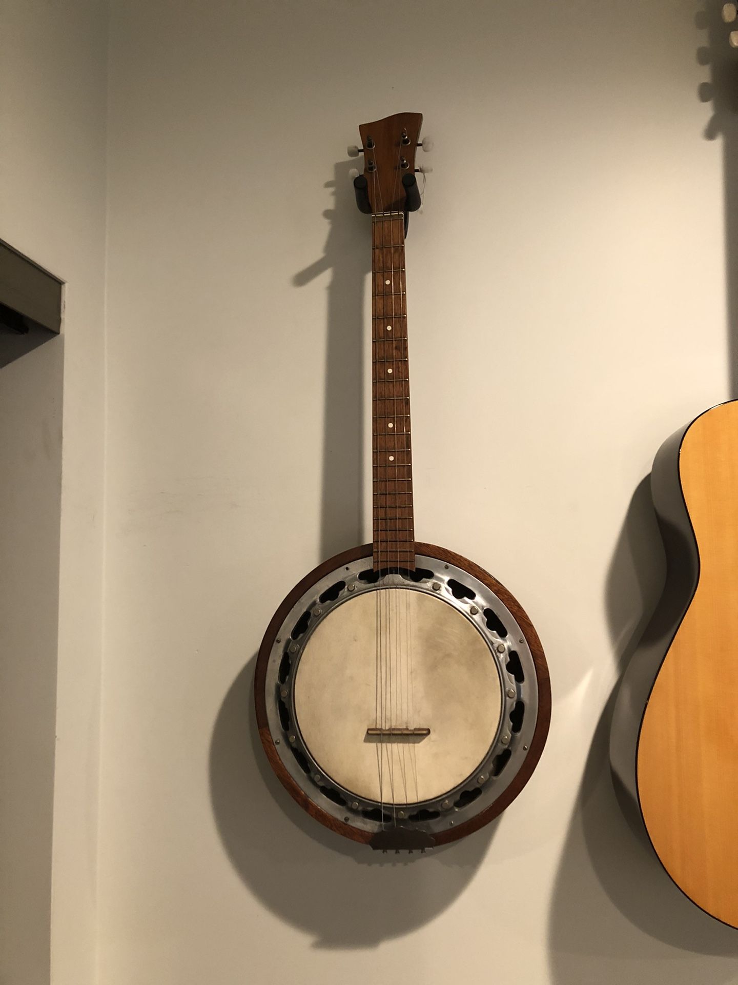 Tenor banjo, musikalia, italian