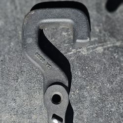 Jeep bumper tow hook