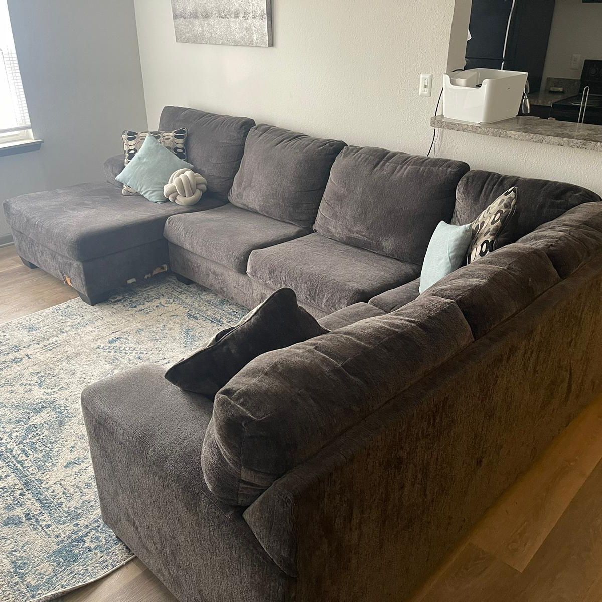 Sectional Couch/ Sofa