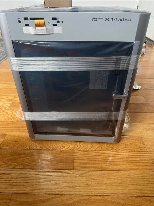 Bambu Lab X1C 3D Printer × 1
