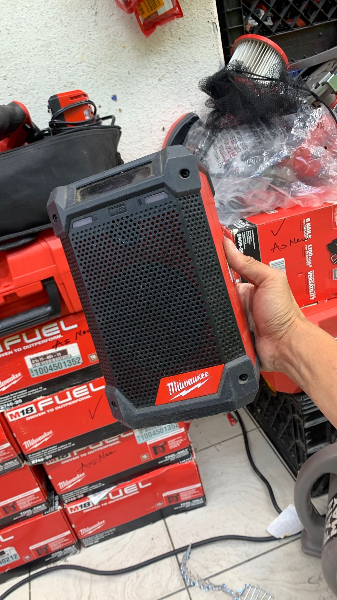 Milwaukee M12 Radio Bluetooth Speaker And Charger 