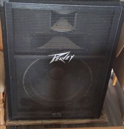 Peavey 118 3 way black widow  speaker cabinet