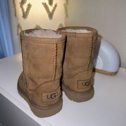 Toddler Girl Uggs Size US 6