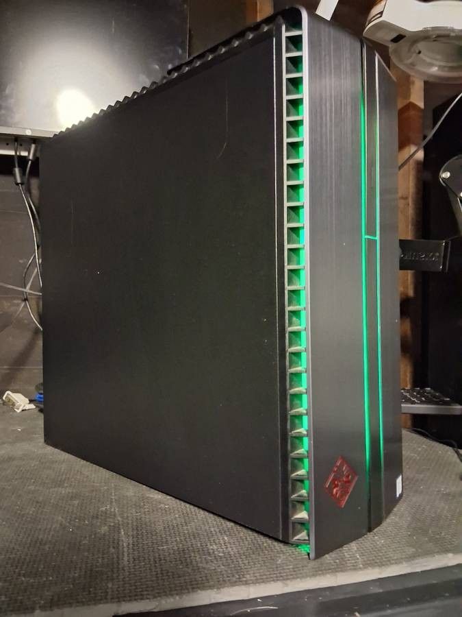 Hp Omen- Gaming PC, Radeon Rx 580, 8GB Graphics, 32 gb Ram, 1TB SSD - $390