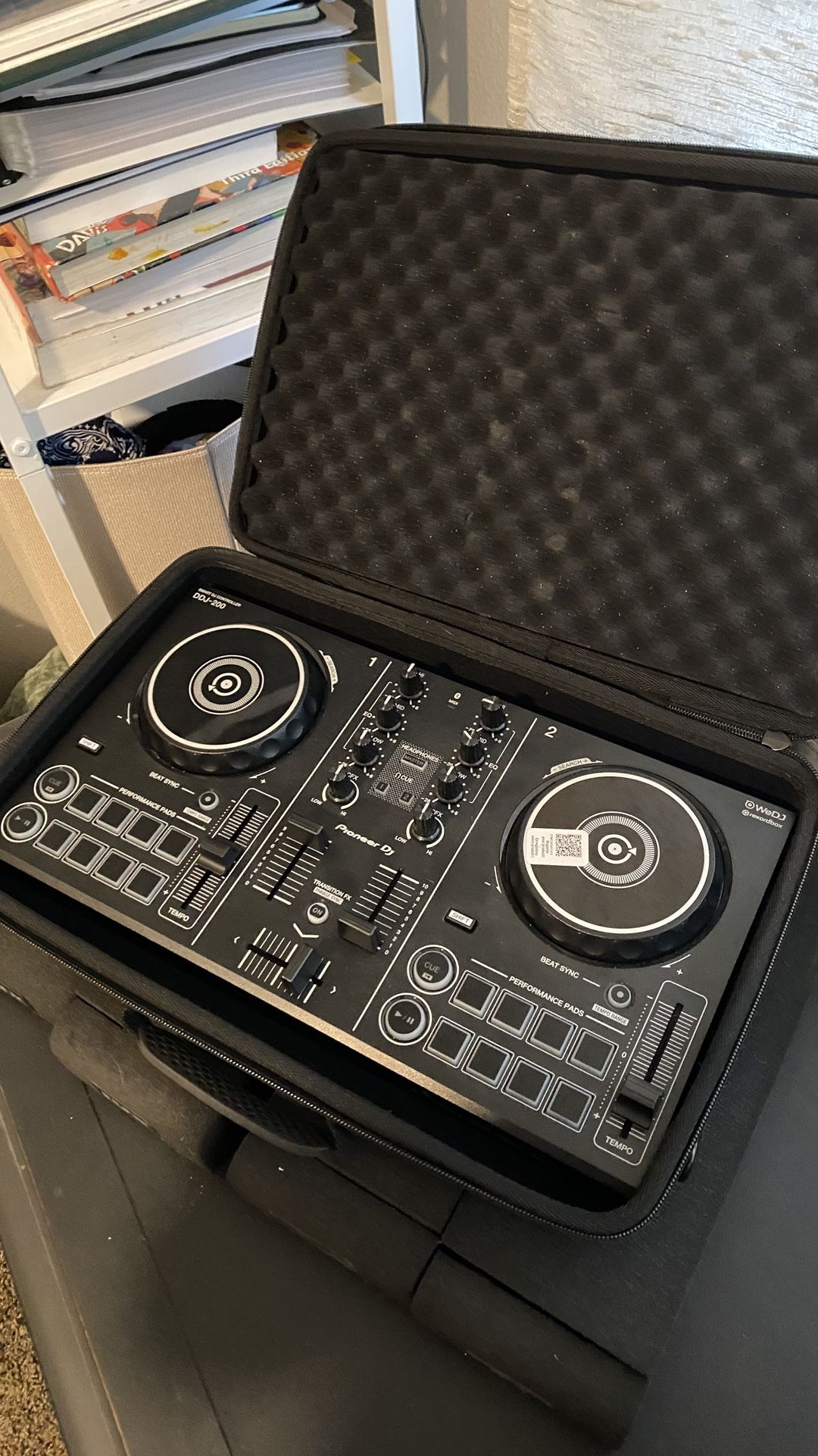DDJ 200