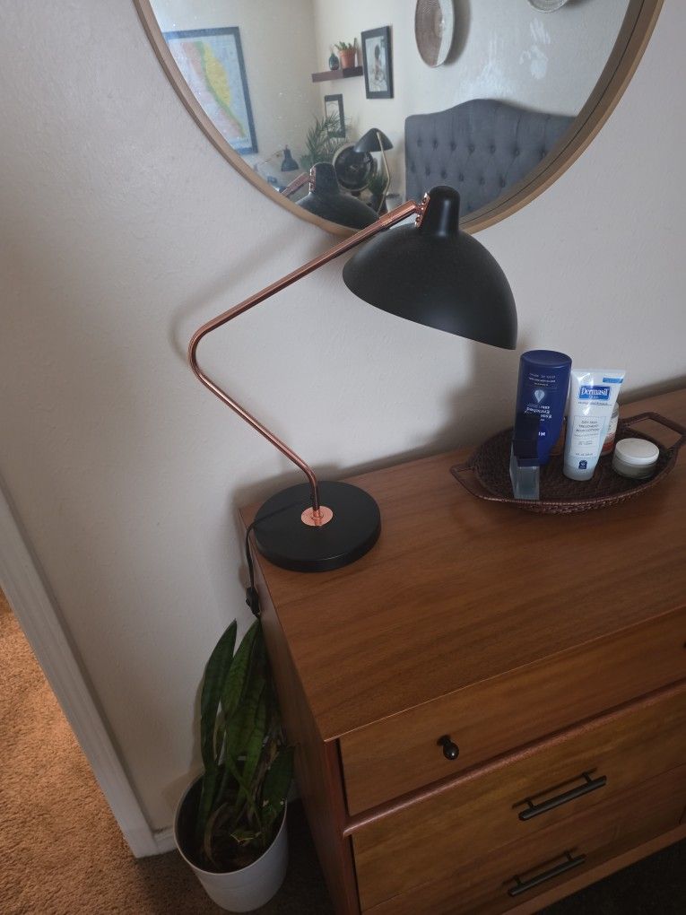 ARTICLE Desk Lamp