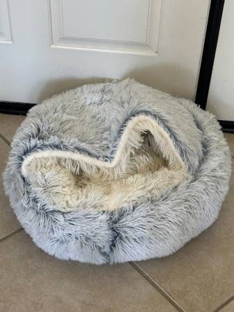 New 24” Soft Cat Bed Gray Round Warm Plush Fur Hooded Cover Small Dog, Rabbit