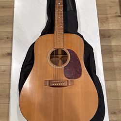 Martin D28 Satin WITH PICK UP 