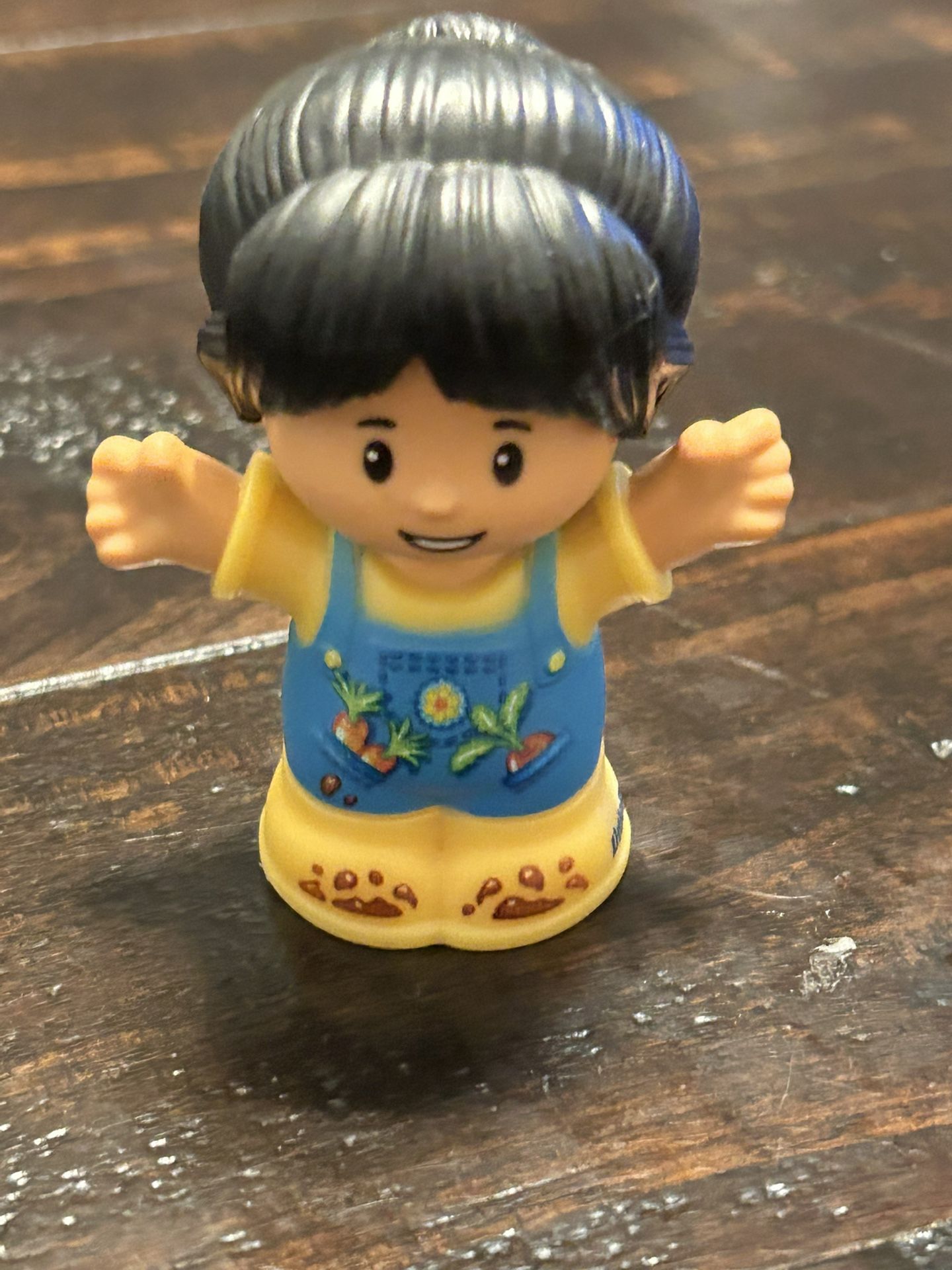 Fisher Price Little People Black Hair Bun Farmer Girl Flower Dress Carrots