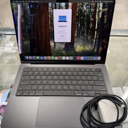 MacBook Pro 2024 Like New!