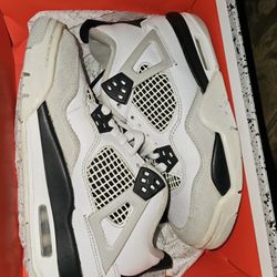 Jordan 4 Size 3y