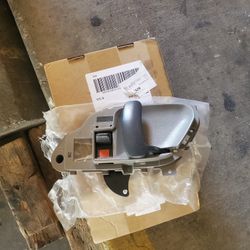 Tahoe Passenger Handle