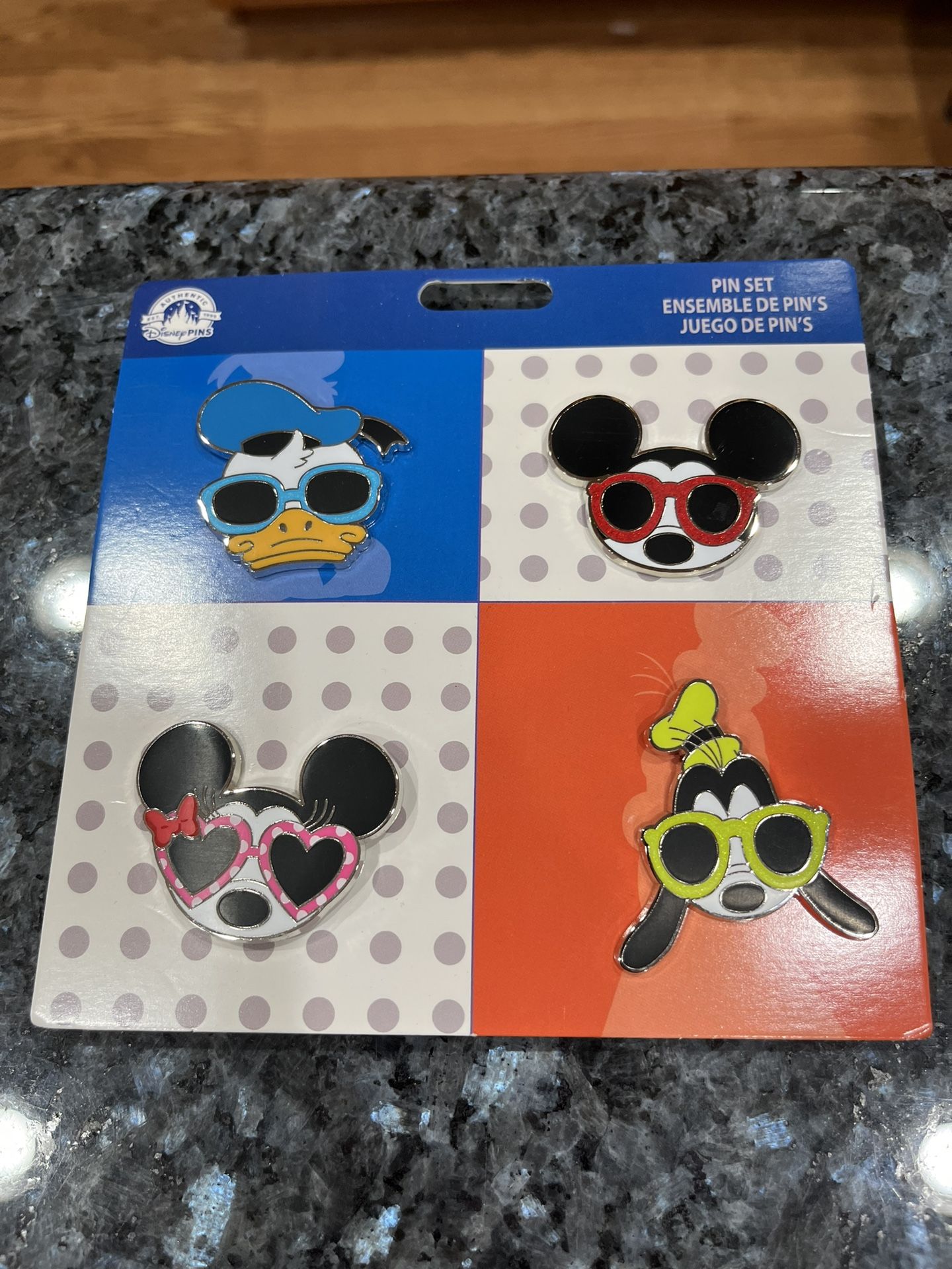 Disney Trading Pins Donald, Goofy, Minnie and Mickey Sunglasses
