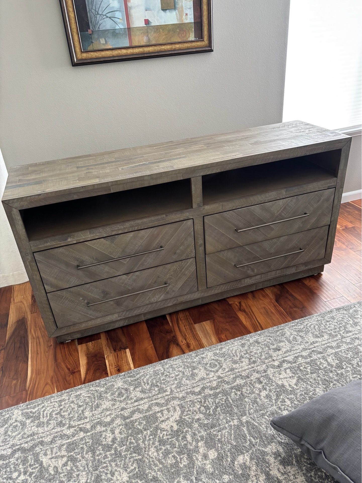 Media unit / sideboard