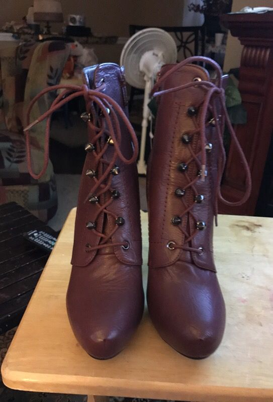 Ladies boot size 10 new